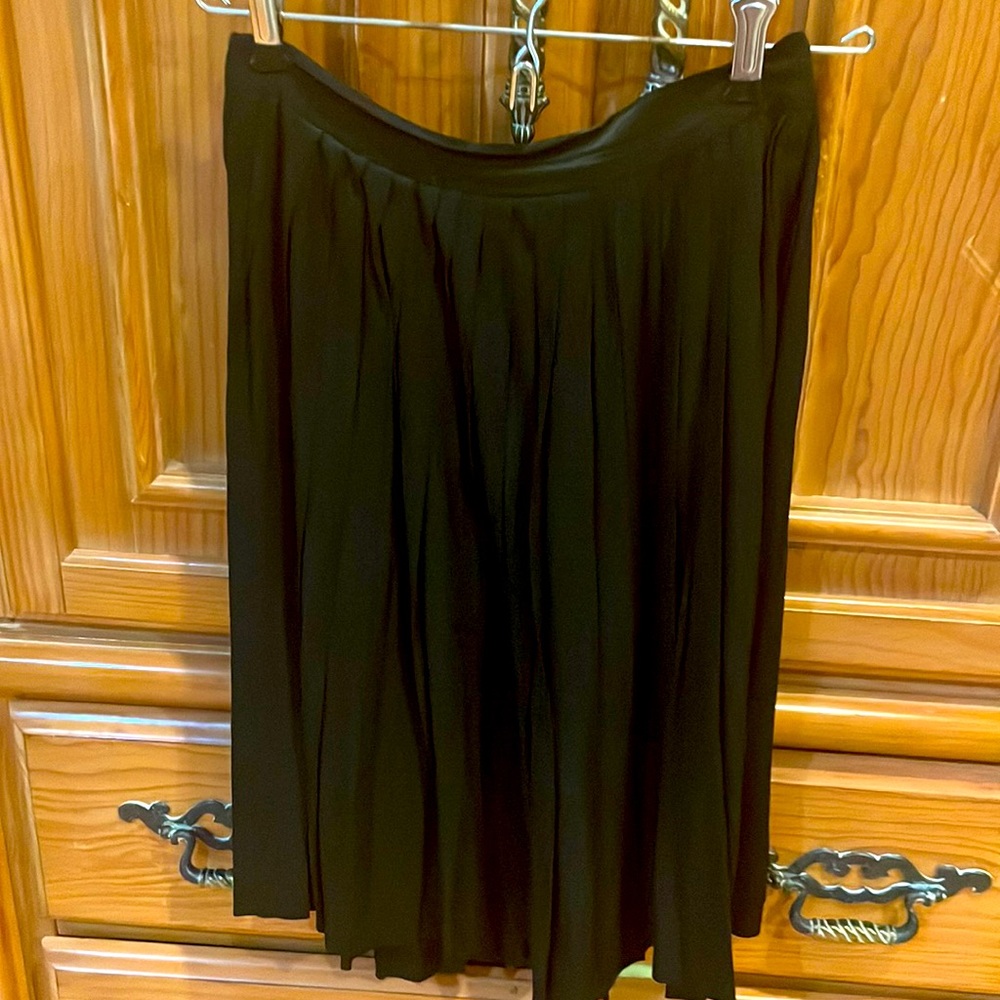Silky, swishy pleated black 100% silk skirt